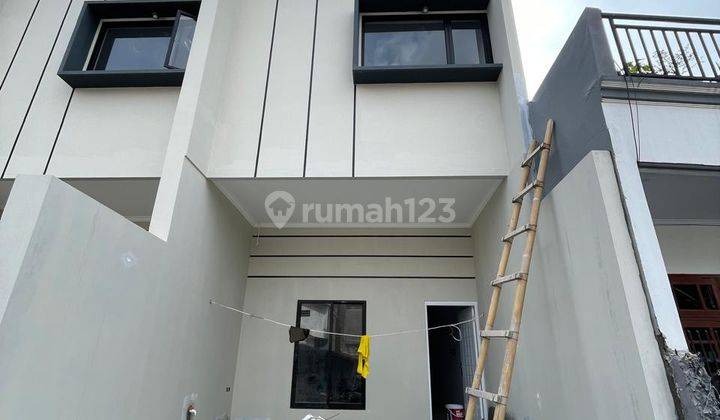 dhyana Rumah baru ukuran 4.3x12m di jelambar 2