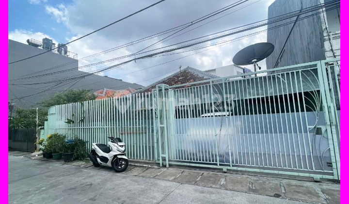 Dhyana Rumah Lama Luas 374M2 Lokasi Bagus di Jelambar