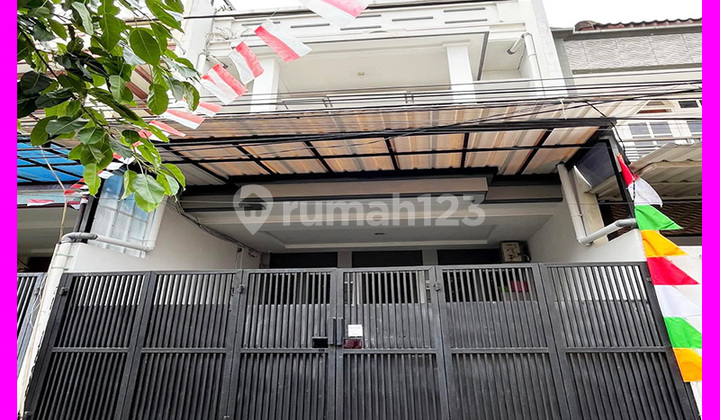 Dhyana Rumah semi furnish uk 5x17m di Tomang