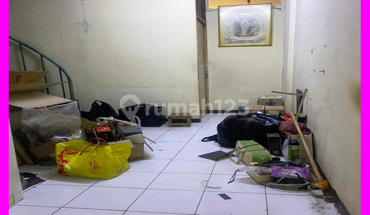 Dhyana Rumah ukuran 4x14m di jelambar