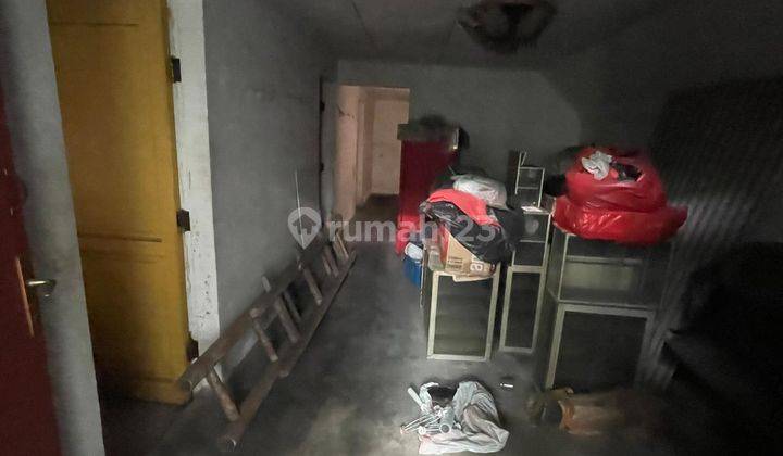 Dhyana Rumah Lama Lt 213m2 di Jalan Raya Jelambar 2