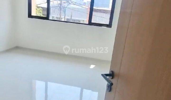 dhyana Rumah bagus di jelambar 3,5 lantai akses jalan 2 mobil  7