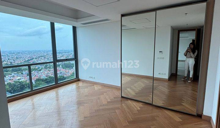 Disewakan Apartment Hillcrest House Type 3 Bedroom Corner Semi Furnished 1