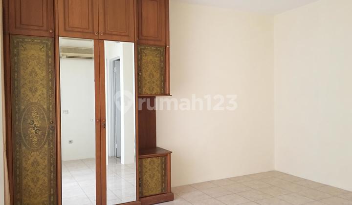 Dijual Rumah di Taman Beverly Golf Bagus