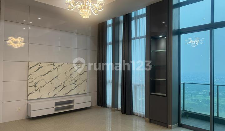 For Rent Fairview House Apartment Penthouse High Ceiling