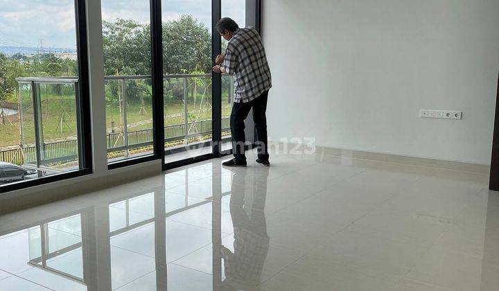 Rumah Baru, Lux Summarecon Emily Type Esyana Standar, Hadap Danau 2