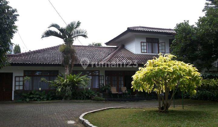 Rumah Villa Asri Terawat di Sariwangi Bandung Utara 1