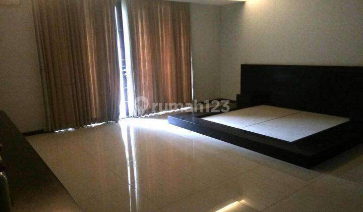 Rumah Modern Classic Area Hegarmanah Setiabudi Ciumbuleuit Ada Kolam Renang 2