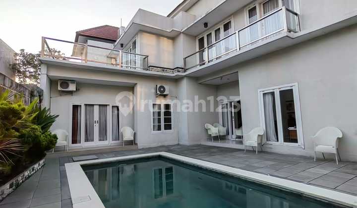 Turun Harga !!  Harga awal 4,5 Milyar  Dijual Villa Premium dekat Pantai Jimbaran dan Ayana Hotel