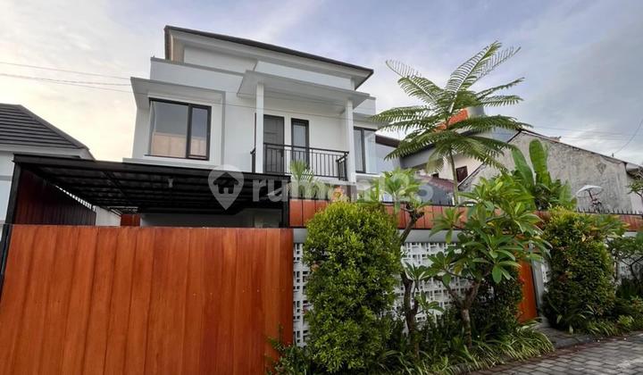 Disewakan Rumah Cantik 2 Lantai Strategis di Taman Mumbul Nusa Dua 1