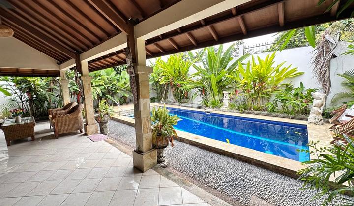 Disewakan Villa Strategis di Puri Gading Jimbaran. Disewakan Villa Strategis di Puri Gading Jimbaran.