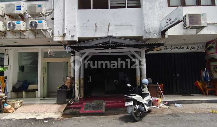 Cheap for Rent 2-Story Shop House in a Very Strategic Location on Jl. Kartika Plaza, Kuta, Denpasar.