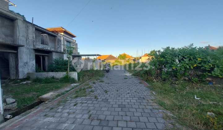 Disewakan rumah 2 lantai lokasi tenang dan sepi di Kampial, Nusa Dua. 2