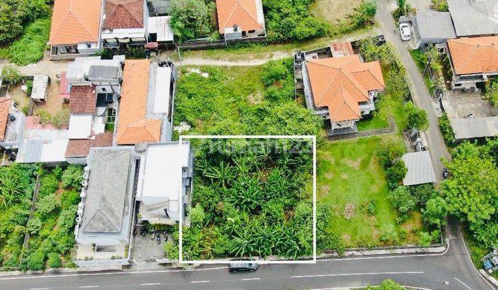 Land for Sale in Strategic Location on Jl. Dukuh Sari Benoa. 1