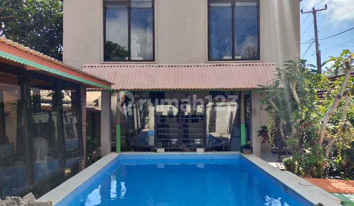 Dijual Vila Artistik di Jalan Goa Gong, Ungasan. 