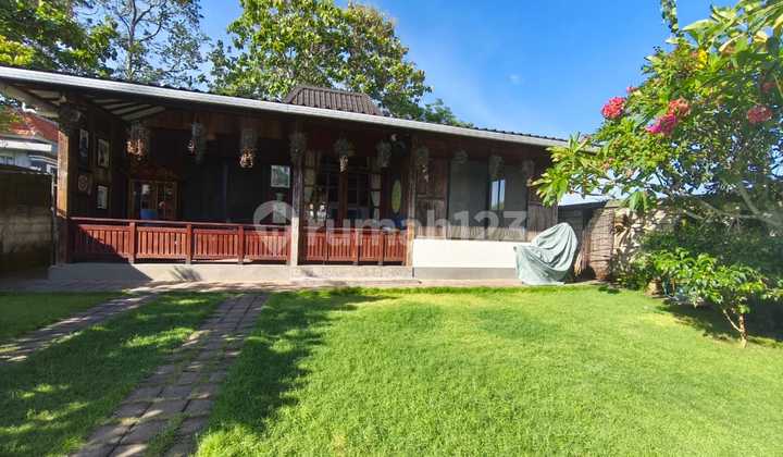 Long-term leasehold of 20 years for a wooden house in a quiet area of Kutuh, Nusa Dua. Long-term leasehold of 20 years for a wooden house in a quiet area of Kutuh, Nusa Dua.