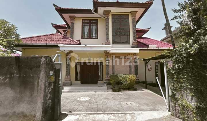 Dijual Villa Besar Lokasi Strategis di Sanur Kauh, Denpasar Selatan 