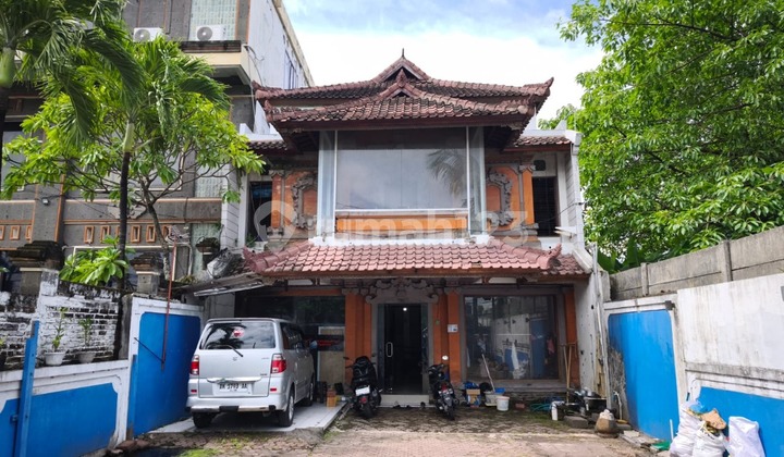 For Sale: Shop House Building on Jl. Bypass Ngurah Rai-Pemogan.