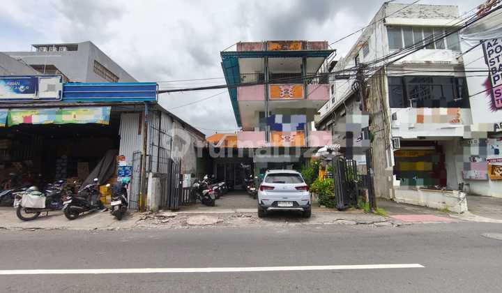Affordable 3-Storey Shop House for Rent, Highly Strategic Location on Jl. Pulau Komodo, Denpasar.
