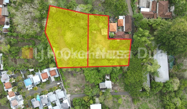 The location is very strategic! This land is situated on a highland, free from flooding, and the atmosphere remains pristine.