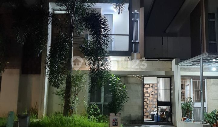 Two-story house in move-in ready condition.