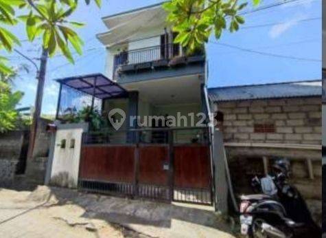 Rumah Murah 2lt Siap Huni Di Jl. Irawan, Ubung Kaja - Denpasar Utaraspesifikasi : Luas Tanah : 71m²luas Bangunan : 116m²tingkat : 2kamar Tidur : 4 Kamar Mandi : 2pln : 2200 Wattair : Pdam Hadap : Selatan Carport : 1akses Jalan 3,5 Meterharga 850 Juta Nego 2