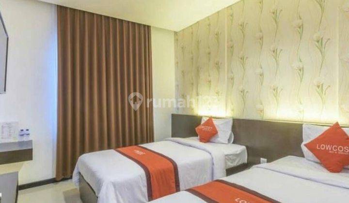 Hostel Dengan Lokasi Strategis Di Kedonganan Dekat Bandara Ngurah Rai Jl. Batur Sari Kedonganan, Badung Bali Spesifikasi :luas Tanah : 350 M²luas Bangunan : 800 M²kamar Tidur : 19 Kamar Mandi : 19kamar Staff : 1fasilitas Lengkapshm & Imb (2015)harga 14 M  2