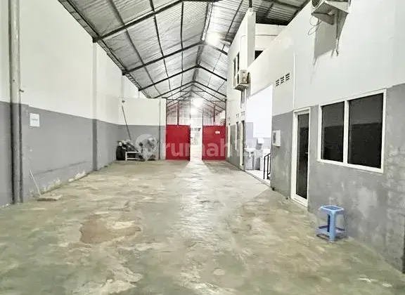 Gudang + Kantor Murah Siap Untuk Usaha Di Tajinan, Akses Tronton Dan Dekat Pintu Tol 

Luas Tanah 651²
Luas Bangunan 600²
Listrik 33000W + 3500W
Hadap Selatan 
Status SHM
Air PDAM+ Sumur
Kantor: 2
AC : 2 Unit
Water Heater : 1Unit
Harga 2,3Millyard(Nego Pe 3