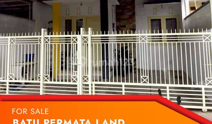 Rumah Murah Cantik Minimalis Siap Huni Di Pusat Kota Batu, 5menit Ke Alun² Kota Batu 

lokasi Strategis:
- 5menit Ke Alun² Batu
- 5menit Ke Batos Mall
- 5menit Ke Jatim Park
- 10menit Ke Museum Angkut & Tubuh
- 10menit Ke Agro Kusuma

spesifikasi :

luas  1