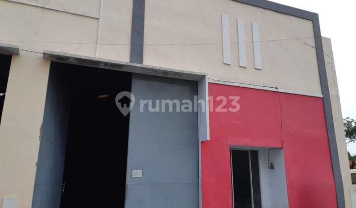 Gudang+Kantor Murah Siap Untuk Usaha Di  Karanglo Arjosari kota Malang

Spesifikasi :

Kantor = 1

Kamar Mandi = 1

Luas Bangunan = 490

Luas Tanah = 493

Sertifikat = SHGB


Fasilitas :

- Ada Kantor

- Kawasan Pergudangan

- One Gate Sistem

- Akses Tro 2