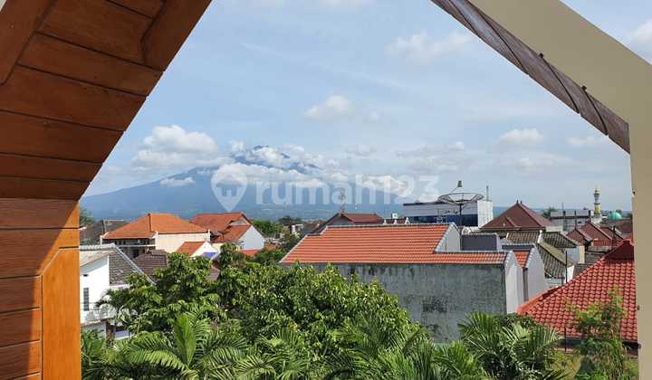 HARGA PROMO CLUSTER KOST PAPA BIRU DEKAT KAMPUS UNIVERSITAS BRAWIJAYA


Spesifikasi :

Luas Tanah 105 m²


Luas Bangunan 277 m2


Tingkat : 3 lantai


13 Kamar Tidur


14 Kamar Mandi


Fully Furnished:  13 Meja Belajar + Kursi 13 Lemari Baju 2 pintu+ 2Cer 5