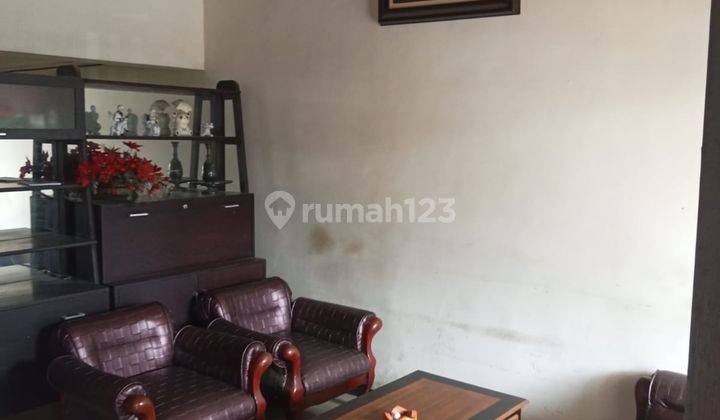 Rumah Murah 2lt Cocok Untuk Usaha Dan Usaha Kost Di Jl. Taman Borobudur 

Lokasi Strategis :

Dekat Sekolah Kolose St. Yusuf

Dekat Kampus

Di Area Komersil Dan Pusat Kuliner

Spesifikasi : 

Luas Tanah : 178m²

Luas Bangunan : 300m²

Kamar Tidur : 8

Kam 2