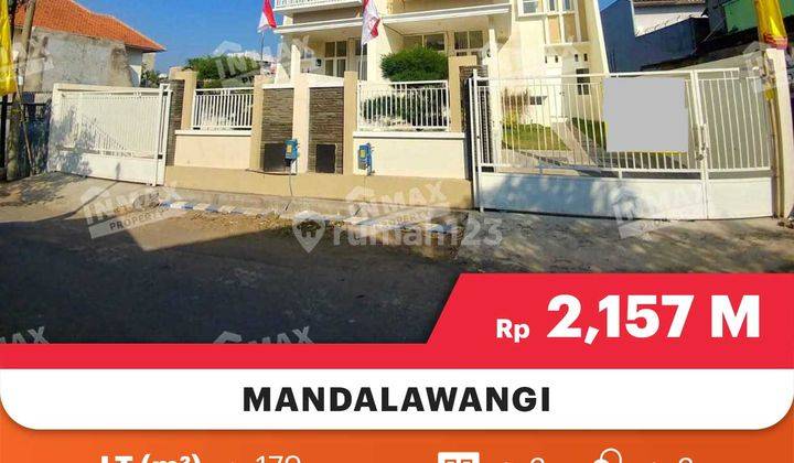 Rumah Bangunan Baru 2lt Full Furnished Siap Huni Di Jl. Mandalawangi 

Lokasi Strategis :

Row Jalan Lebar

Dekat Sekolah Dan Kampus

Lingkungan Aman Dan Nyaman

Spesifikasi :

Luas Tanah : 179m

Luas Bangunan : 160m

Tingkat : 2

Kamar Tidur : 3

Kamar M 2