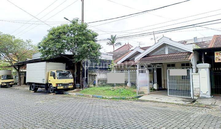 Rumah Minimalis Siap Untuk Usaha Dan Hunian Di PBI Araya, Row Jalan Lebar


Lokasi Strategis :


Dekat Kampus Binus


Dekat Mall Plaza Araya


Dekat Pintu Tol


Dekat Bandara Abd Rahman Saleh


Lingkungan Aman


Spesifikasi :


Luas Tanah : 200m


Luas Ba 1