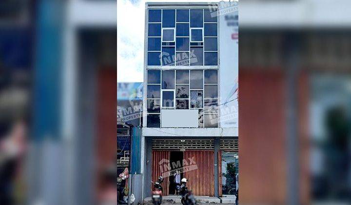 3lt shophouse suitable for any business on Jl. By Pass Ngurah Rai Bali

Strategic location :

0 Highway

Suitable for any business

Safe Environment

Specifications: 

Land area: 137m²

Building area: 98m²

Dimensions: 3 x 10.85

Level : 3

Bedrooms: 1

Thu 1