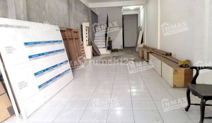 3lt shophouse suitable for any business on Jl. By Pass Ngurah Rai Bali

Strategic location :

0 Highway

Suitable for any business

Safe Environment

Specifications: 

Land area: 137m²

Building area: 98m²

Dimensions: 3 x 10.85

Level : 3

Bedrooms: 1

Thu 2