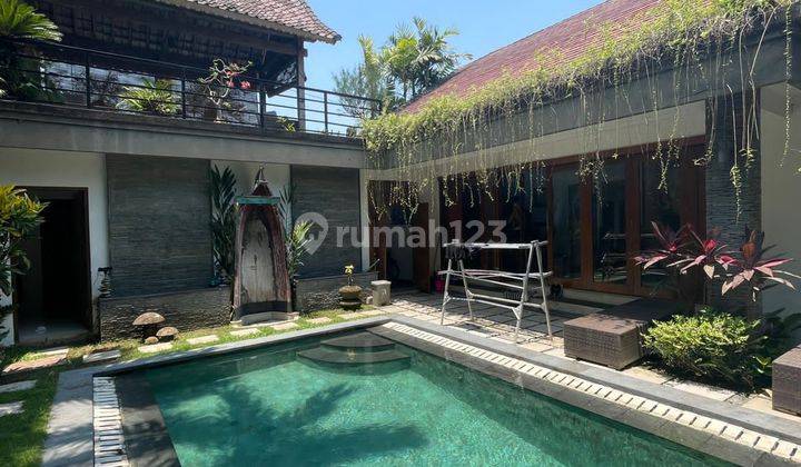 VILLA ASRI MODERN & PEACEFULL FULL FURNISHED DI CANGGU TUMBAK BAYUH

Spesifikasi :

Luas Tanah : 350 m²

Luas Bangunan : 200 m²

Kamar Tidur : 3 + 1

Kamar Mandi : 3 + 2

Dapur

Ruang Tamu 

Ruang Santai Rooftop

Full Furnished

PLN : 5500 Watt 

Air : Su 1