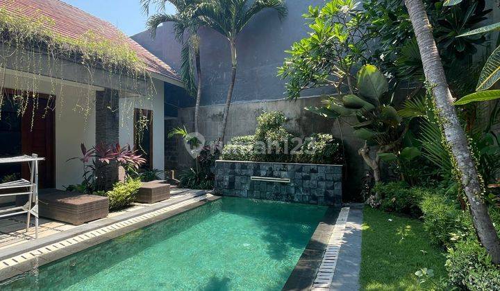 VILLA ASRI MODERN & PEACEFULL FULL FURNISHED DI CANGGU TUMBAK BAYUH

Spesifikasi :

Luas Tanah : 350 m²

Luas Bangunan : 200 m²

Kamar Tidur : 3 + 1

Kamar Mandi : 3 + 2

Dapur

Ruang Tamu 

Ruang Santai Rooftop

Full Furnished

PLN : 5500 Watt 

Air : Su 2