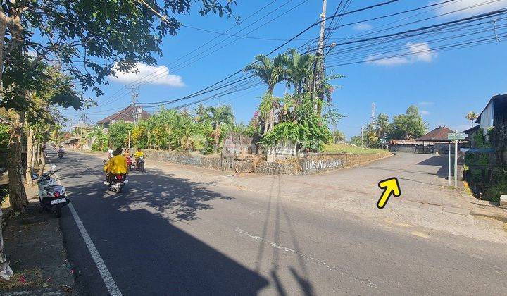 LAND BERABAN TANAH LOT NEAR THE BEACH 

Land area 1025 m2
1 car concrete road access
SHM / Ownership Rights

5 minutes to Tanah Lot 
10 minutes to Kedungu
20 minutes to Canggu

Price 450 million / are
 2