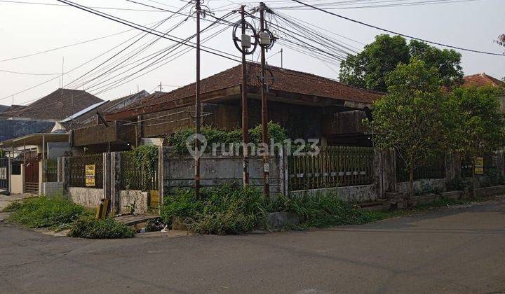 Tanah Posisi Hook Lokasi Di Jl. Bunga Flamboyan,Cocok Untuk Rumah Kost

Spesifikasi : 

Luas Tanah : 296m²

Dimensi : 14 x 18

Hadap : Barat + Selatan

Legalitas : SHM

Harga 3,1Miliar Negotiable  2