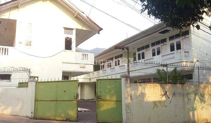 Rumah Kost 49 Kamar Tidur, Luas Tanah 700m² Lokasi Di Sukawening

Luas Tanah : 700m²

Luas Bangunan : 807m²

Tingkat : 2 

Kamar Tidur : 49

Kamar Mandi Luar : 17

Kantor

Dapur

Kamar Penjaga Ada  KM Dalam Dan Ruang Tamu

Listrik : 6600 Watt

Harga 4M Ne 1