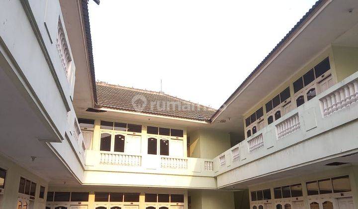 Rumah Kost 49 Kamar Tidur, Luas Tanah 700m² Lokasi Di Sukawening

Luas Tanah : 700m²

Luas Bangunan : 807m²

Tingkat : 2 

Kamar Tidur : 49

Kamar Mandi Luar : 17

Kantor

Dapur

Kamar Penjaga Ada  KM Dalam Dan Ruang Tamu

Listrik : 6600 Watt

Harga 4M Ne 2