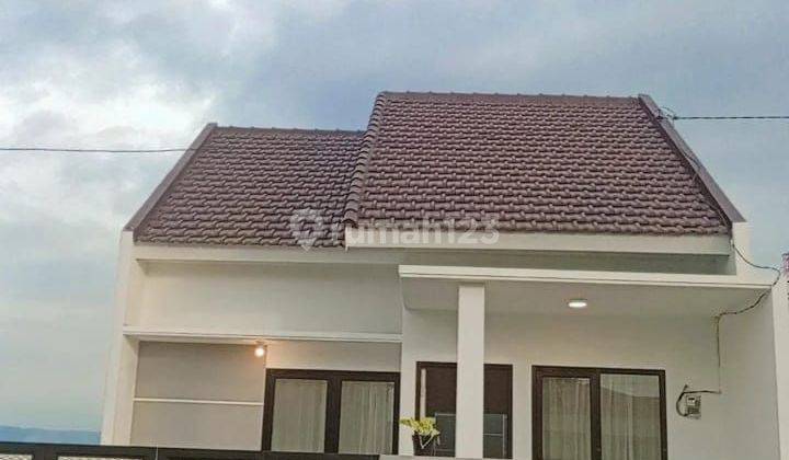 Rumah Baru Minimalis Full Furnished Siap Huni Di Bakalan Krajan Sukun MALANG

Spesifikasi : 

Luas Tanah : 66m²

Luas Bangunan : 50m²

Kamar Tidur : 2

Kamar Mandi : 1

PLN: 1300Watt

Air : Sumur Sanyo

SHM

Harga 400Juta Negotiable 2