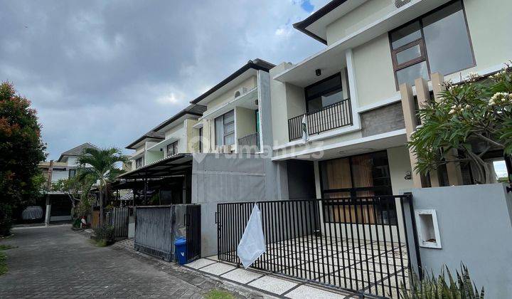 Rumah Modern Minimalis Siap Huni Di Jl. Dharmawangsa Kampias Nusa Dua


‎RUMAH MODERN MINIMALIS DI NUSA DUA 


Jl. Dharmawangsa Kampias Nusa Dua BALI


Spesifikasi :


Luas Tanah : 216 m²


Luas Bangunan : 150 m²


Kamar Tidur : 4


Kamar Mandi : 3


AC : 2