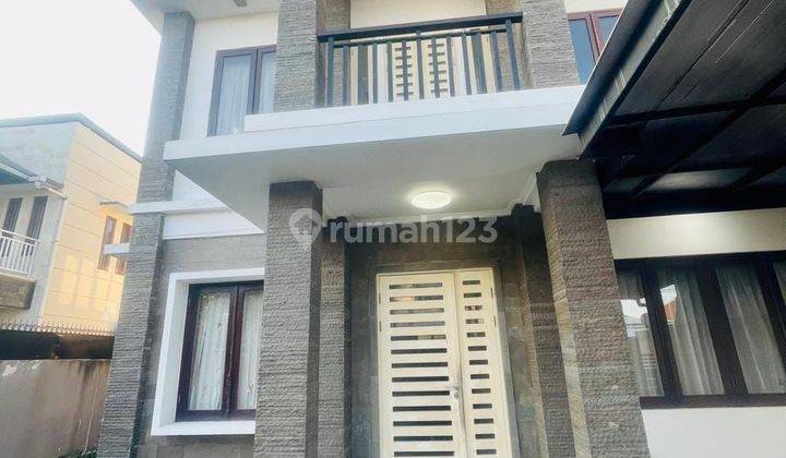 Semi Furnished Luxury House, Strategic Location in Renon Denpasar BALI 


Luxury luxury house for sale in Renon, Denpasar, Bali


Land area: 201m²


Building area: 170m²


Level 2 


Bedrooms : 3+1


Bathrooms: 3+1


AC: 1 Unit


Refrigerator: 1 Uni 1