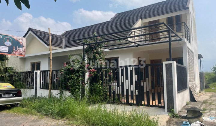 Di Jual Murah Rumah Minimalis Posisi Hook Siap Huni di Perumahan Griya Kebonagung Indah 2