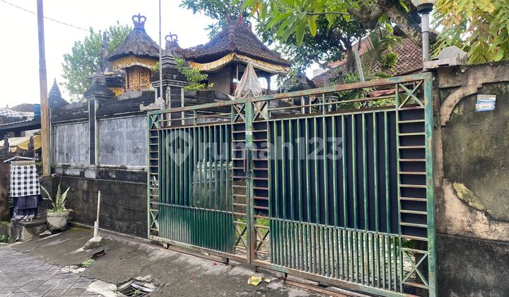 Rumah Tinggal Kota Denpasarberlokasi Di Jalan Singosari Gang Perkutut, Kelurahan Peguyangan, Kec. Denpasar Utara, Kota Denpasar, Prov. Bali