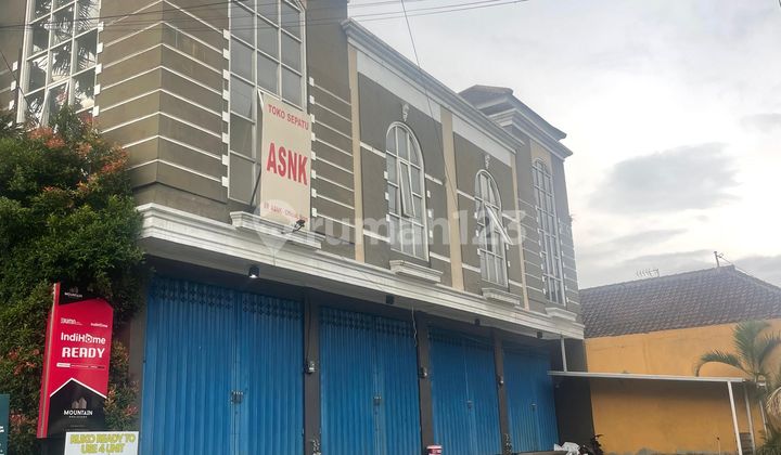 Ruko 2lt Siap Untuk Usaha, Lokasi Strategis Di Jl. Raya Pandansari - Wagir, Kab. Malangspesifikasi : Luas Tanah : 52m²luas Bangunan : 96m²pln : 2200 Wattair : Pdamshmfree Pajak Dan Balik Nama Pembeliharga 675 Juta Nego