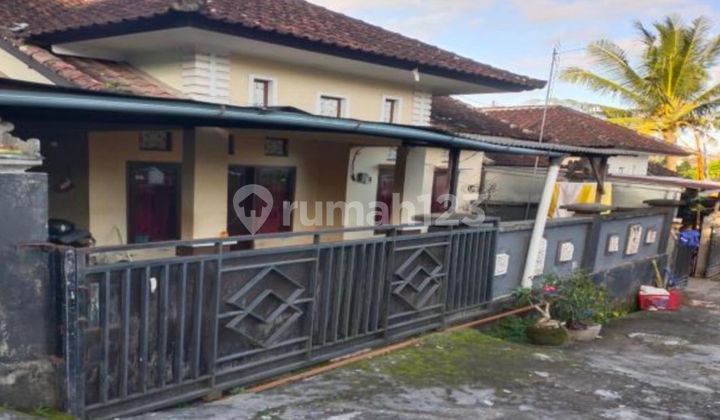 Affordable House Near Tabanan City Center
Located on Jl Gatot Subroto, Banjar Anyar Village, Kediri Subdistrict, Tabanan Regency, Bali Province
Specifications:
- Land Area: 108m²
- Building Area: 70m²
Legality: SHM
Selling Points:
- Near Alit Saputra Field
- Near the Hospital