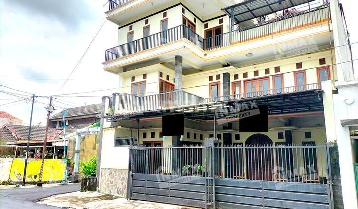 Rumah Murah Hook Bangunan 4lt Di Jl. Danau Bratan Timur Dekat Pintu Tolspesifikasi : Luas Tanah : 169m²tingkat : 4luas Bangunan : 600m²kamar Tidur : 7kamar Mandi : 6pln : 2200 Wattair : Pdam Carport : 2hadap : Selatan + Baratshm Harga 2m Negotiable Tipis 2